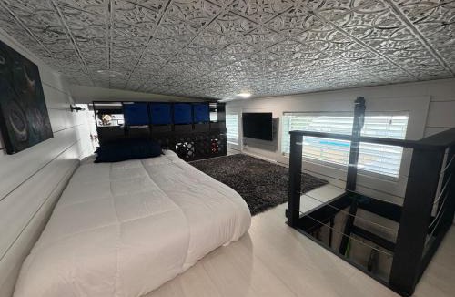 Clermont Villa | Tiny Hamptons, No Pet Fees, Main Floor Bed!