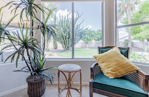 Glendale House | ☀️🌵Tropical Desert Oasis. HEATED Pool & Spa no charge. Private, large yard 🌴🏜