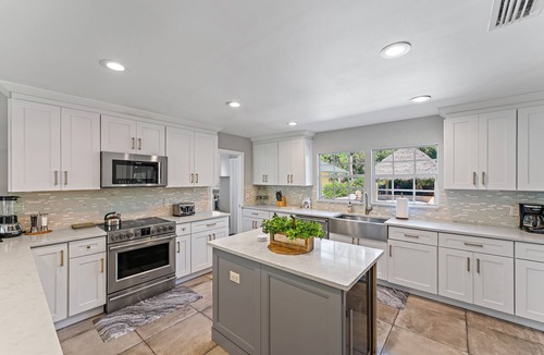 Jupiter Farms House | Tropical Oasis w/Pool, Tiki & Spa! Private Jupiter Farms Retreat, Dogs Welcome