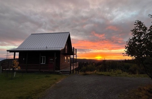 Fritz Creek House | Unforgettable Alaskan Experience - Quaint Home with ocean and mountain views