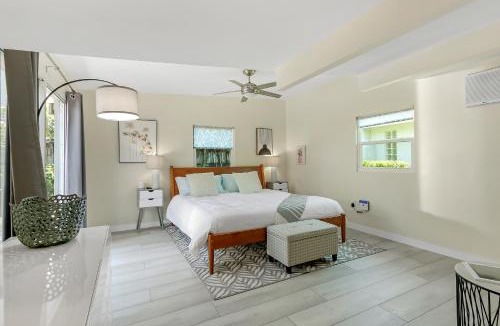 Wilton Manors House | Ventur Escapade - Heated Pool, Private Guest House