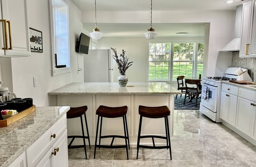 Georgetown House | Victorian glory in downtown Georgetown. Close to Horse Park and College.
