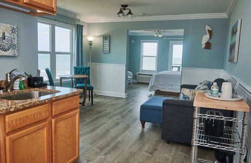Vilano Beach Hotel | Vilano Beach - Coastal Studio