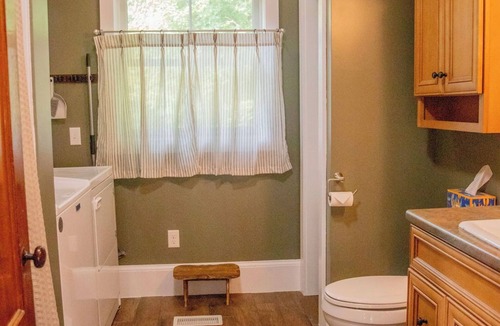 Canton Other | Willow View-Minutes from SLU & SUNY University- 4-bd Farmhouse Family Friendly