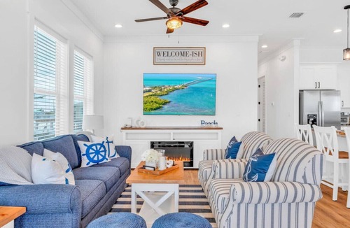 Marathon House | World-Class 5 Bed Villa Oceanfront Pool/Hot tub Sunset Escape Sleeps 12