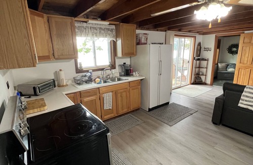 Wellesley Island Cottage | YEAR ROUND Lake of the Isles Waterfront Cottage & boat dock!