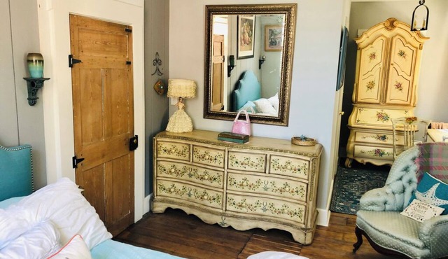 18th Century 4bdrm Luxury Historic Home in Downtown Annapolis