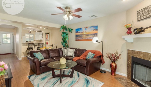 2 Bed/2.5Bath Poolside Getaway w/ Fireplace, Private Patio