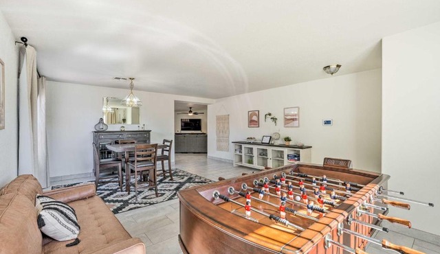 2 Mi to State Farm Stadium! Family-Friendly Home