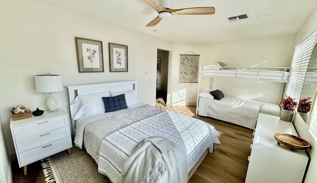 3-bedroom bungalow with pool and hot tub