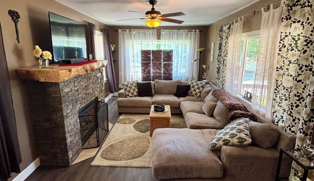 3-bedroom house on outskirts of Olean with peaceful porch back patio & fire pit