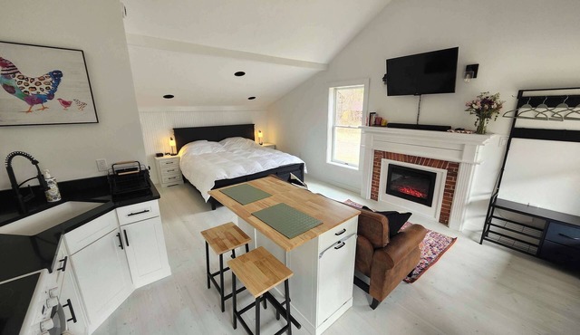 349 Reber Sunset Studio