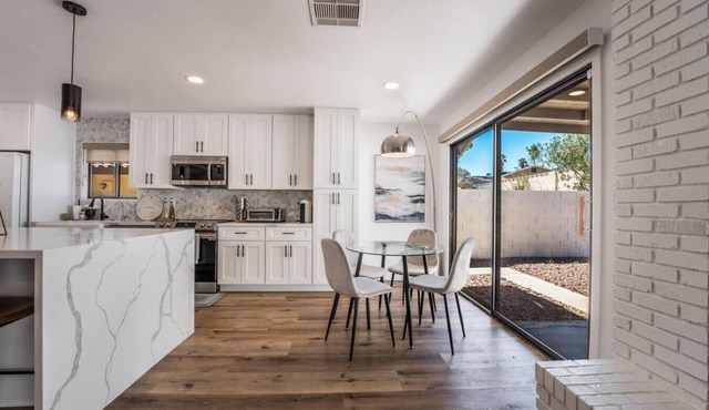 3BR Home w/BBQ | 10 Mins to Vegas Strip & Airport