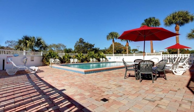 4 Peaceful Rooms in St. Augustine w/Outdoor Pool Access + Free Parking