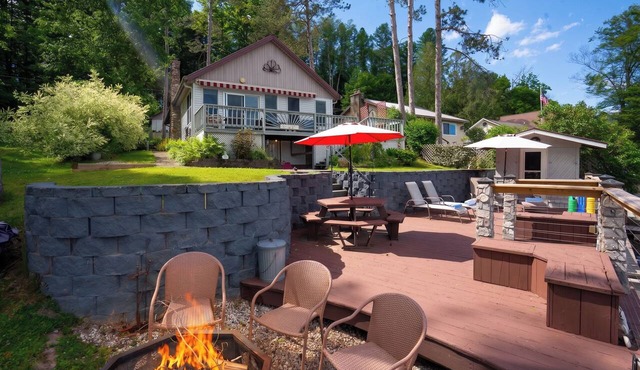 5 min to Colgate, Pet Friendly, Sleeps 6