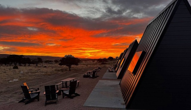 #52 Star-Gazing A-frame cabin, King Bed, No Pets, Bathroom at Bath house