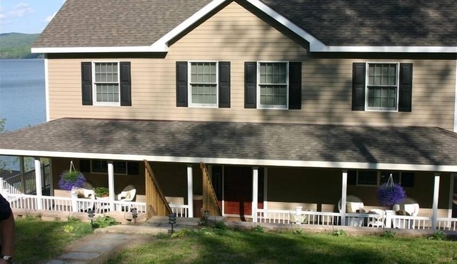5BR/4BA on Otsego Lake W outdoor kitchen, Dock/Luxury Amenities 3300 sq.ft.