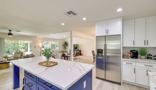 6 Mi to Lookout Mountain: Scottsdale Home w/Grill