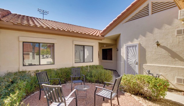7 Mi to Mill Ave: BBQ-Ready Mesa Townhouse
