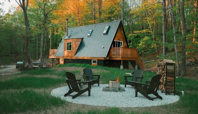 A-Frame on Pudding Hill - Cedar Wood Burning Hot Tub + Outdoor Shower