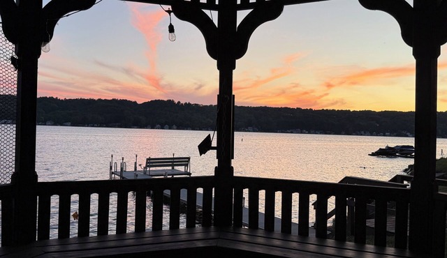 Amazing Sunsets! Great Yard, Parking & 1st Fl Bdrm