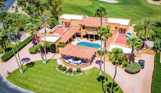 Award-Winning Ritz Carlton Golf Green Estate|Sauna|Interior Pool|Jacuzzi|Gym|Mountain Views