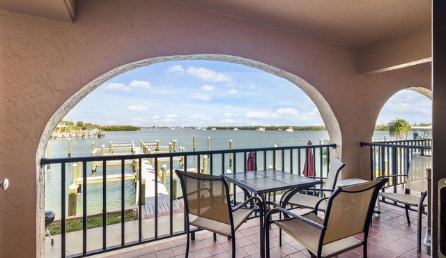 Bay Time - Waterfront - Walk to beach and restaurants - Dock your boat