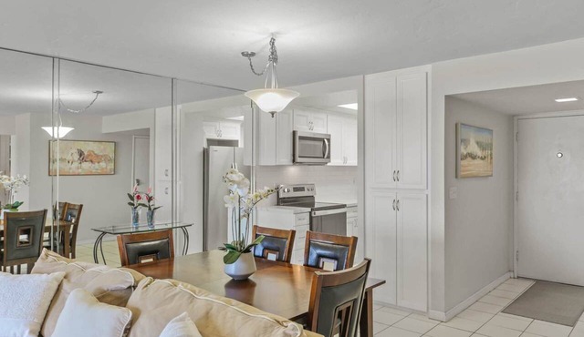 Beach Front Condo Nothing Between You & The Ocean! STEPS TO THE BEACH👙