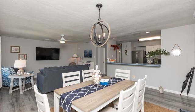 Beachy Getaway–Cozy, Clean & Equipped w/All Essentials! Relax, Enjoy & Refresh!