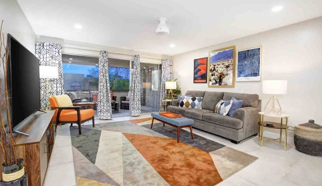 Beautiful 2 BR modern and spacious ScottsdaleCondo