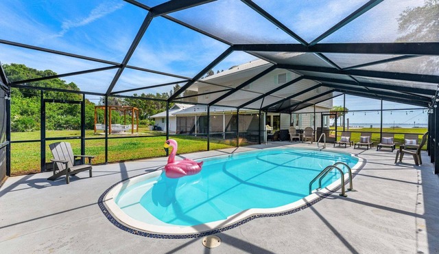 Beautiful Large Waterfront Retreat W/Heated Pool And Lanai!☀️