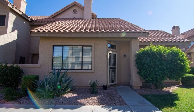 BEAUTIFUL MESA PROPERTY-Easy Access-Garage EV Chrg/Patio/Pool/Hot Tub/30-DAY MIN