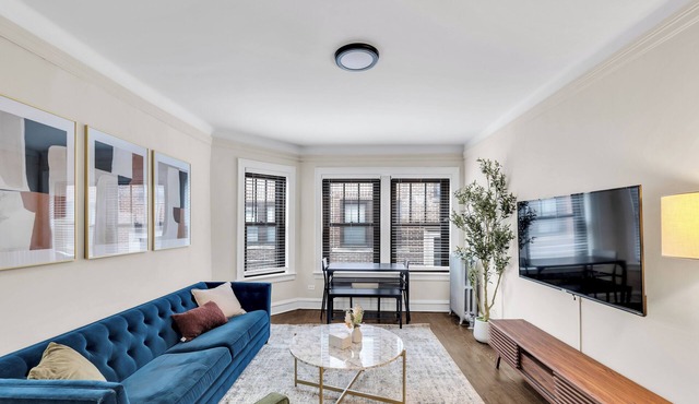 Beautifully Remodeled 2B/2BA Hyde Park