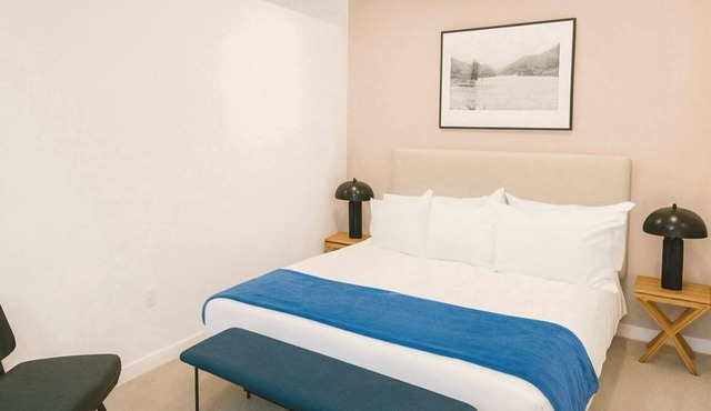 Boulevard Stays Modern Roosevelt 1BR Suite Pool & Gym Access