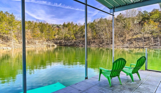 Cabin Retreat on Table Rock Lake w/Fire Pit!