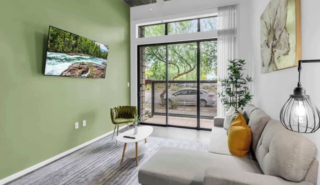Centric 4BR |In HEART of DTPHX|Pool+Free Parking