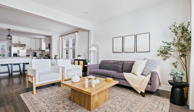 Charming 2-bedroom condo in marvelous Chicago