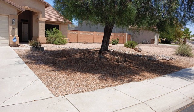 Charming 3-bedroom house with WiFi and AC in lovely Buckeye