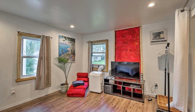 Charming Gloversville Retreat 13 Mi to Royal Mtn!