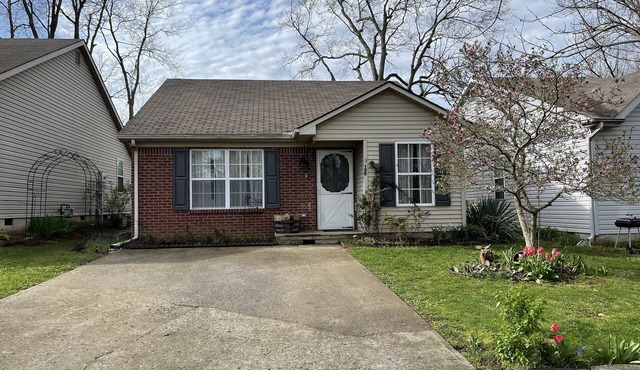 Charming Home on a 1-way street near Horses, Bourbon, and Bluegrass Charm.