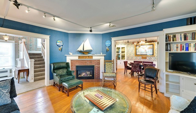 Charming Pet-friendly Vacation Rental w/Backyard!