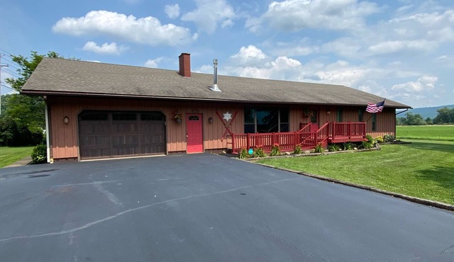 Close to Holiday Valley and Village. Spacious Rooms, Great for families!