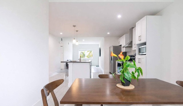 Comfortable 3BR 4 Beds Parking Included