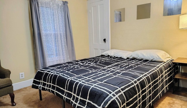 Comfy and cozy 2-bedroom house with ACs, full kitchen, easy ride to BU, downtown