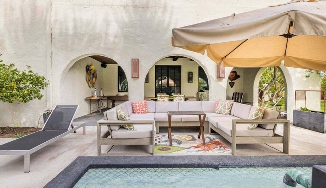 Country Club Villa, Heated Pool w/Hot Tub