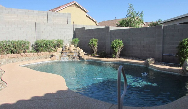 Cozy home near freeways w/pool, BBQ