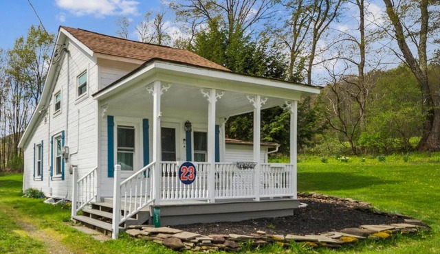 Cozy Milford Cottage on Half Acre w Deck & Grill