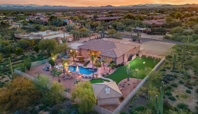 Desert Oasis ★Pool-Spa-Disc Golf-Ping Pong-Poker Table-Pool Table★