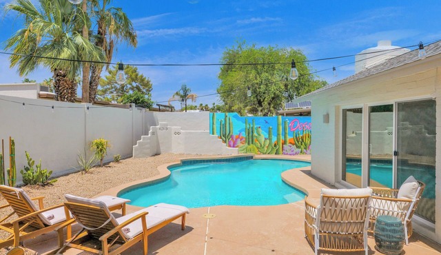Desert Skies: FREE HEATED Pool, Hiking, Mountain Views + Adventure Gear Included
