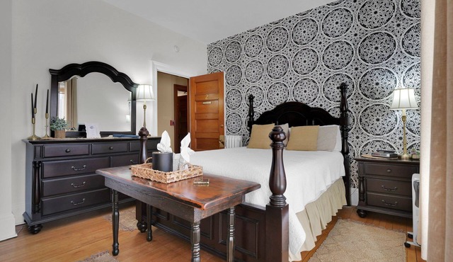 Elegant Decor, Plush Bedding! Maya Angelou Room